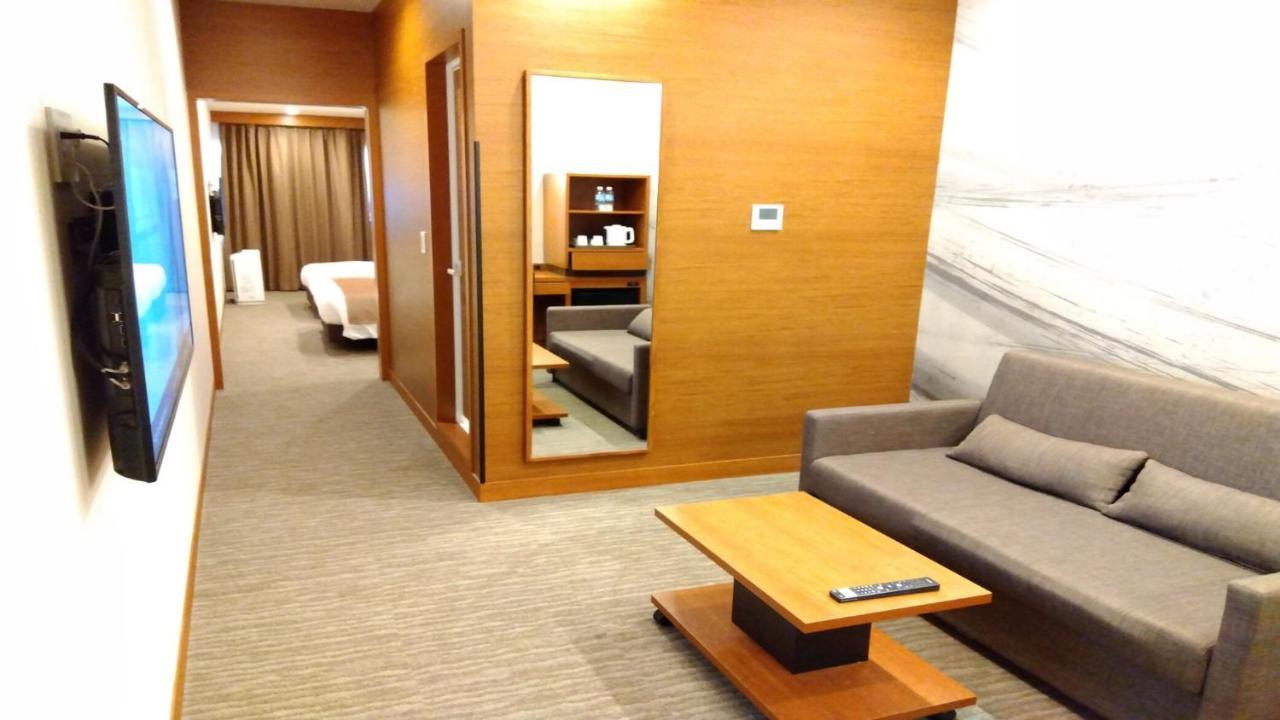 Odysis Suites Osaka Airport Hotel Ідзумі-Сано Екстер'єр фото